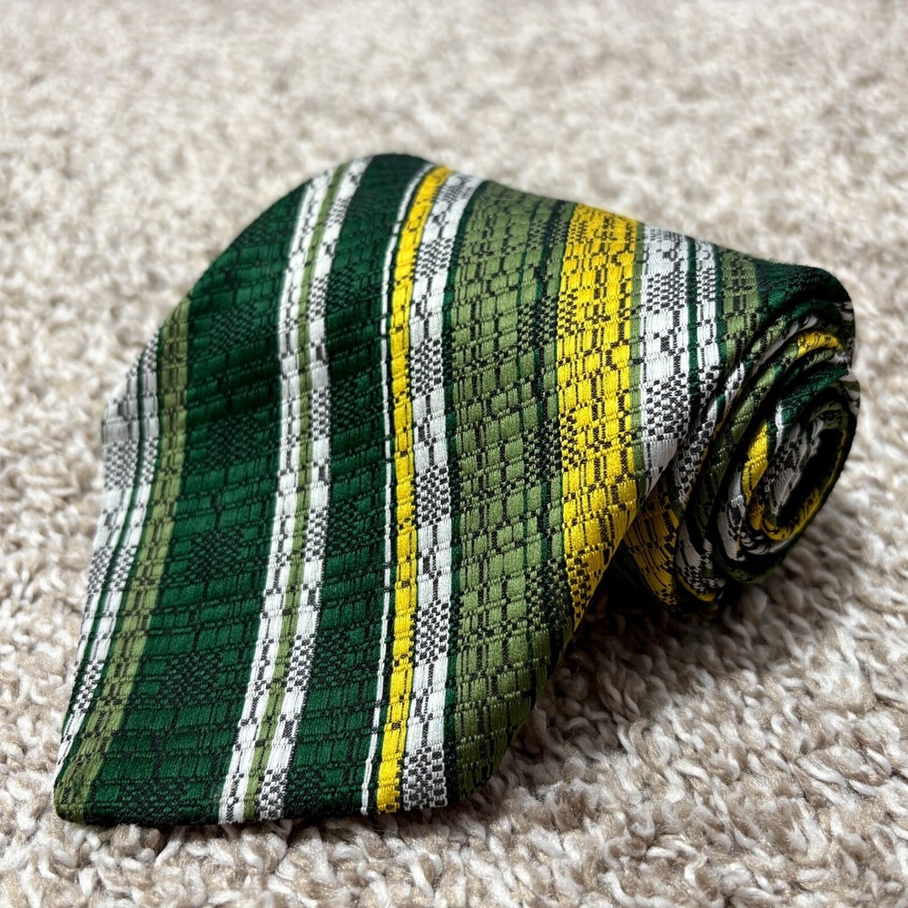 SULKA Tie 4" x 53" Necktie Green Yellow Striped Geometric Jacquard Knit Vintage